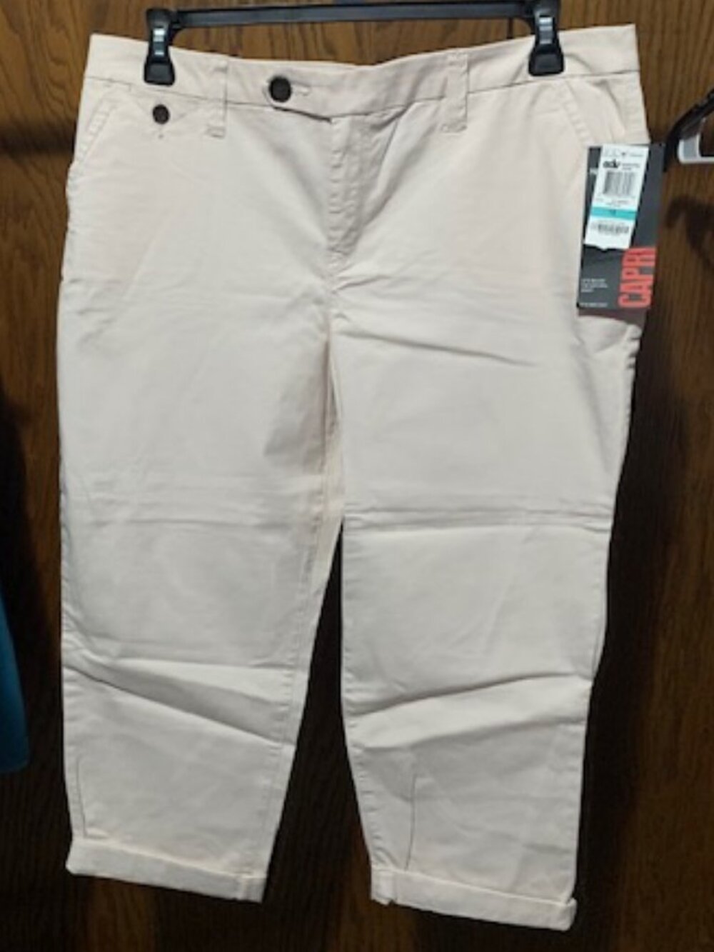 NWT Style & Co. capris